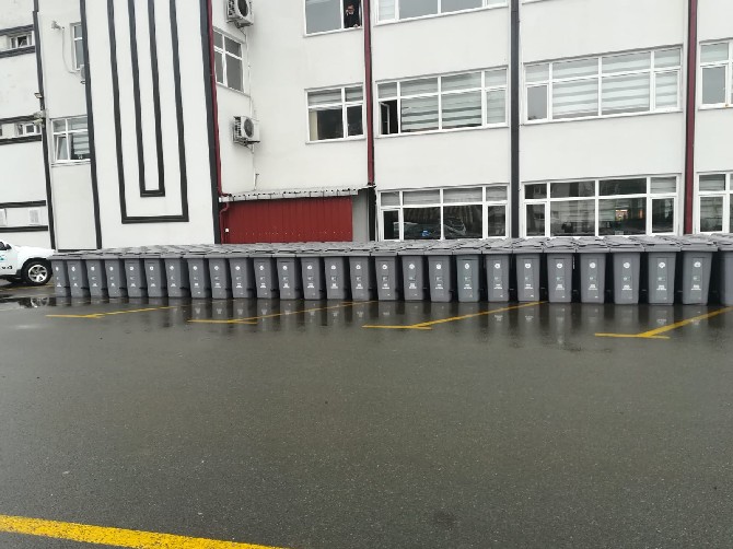 rize-il-ozel-idaresi,-koylere-500-cop-konteyniri-dagitti,-tibbi-atik-icin-200-plastik-cop-kutusu-tedarik-etti-(6).jpg