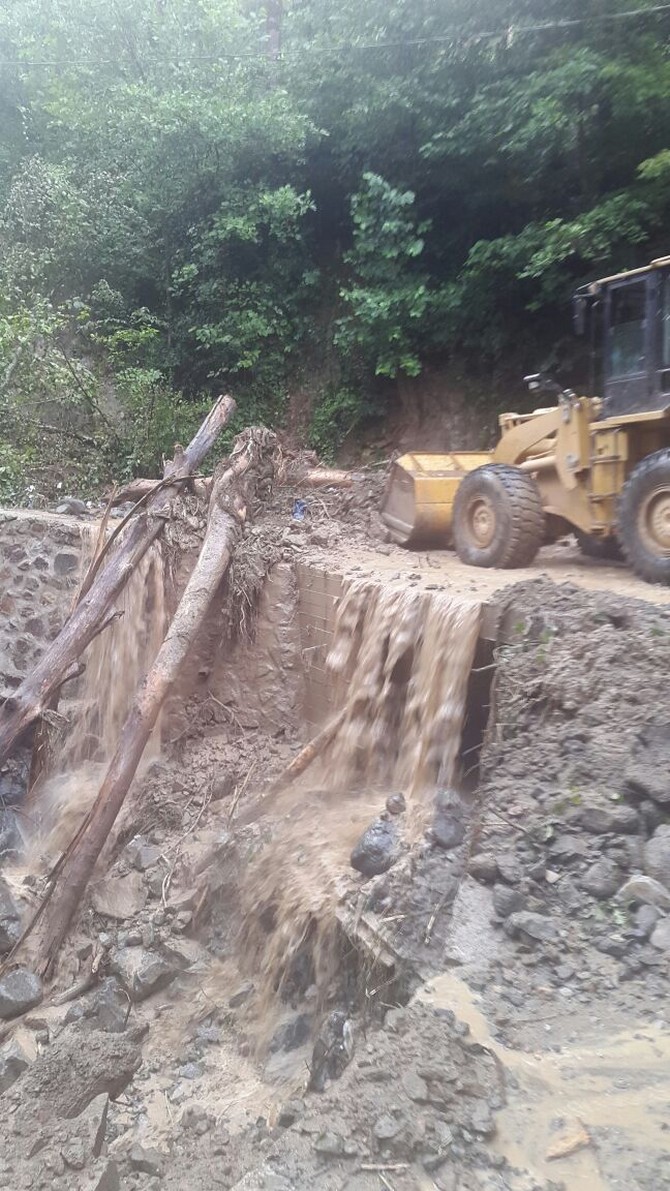 rize-il-ozel-idaresi,-sel-ve-heyelanlarin-izlerini-silmeye-calisiyor-(19).jpg