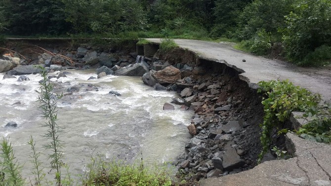 rize-il-ozel-idaresi,-sel-ve-heyelanlarin-izlerini-silmeye-calisiyor-(5)-001.jpg