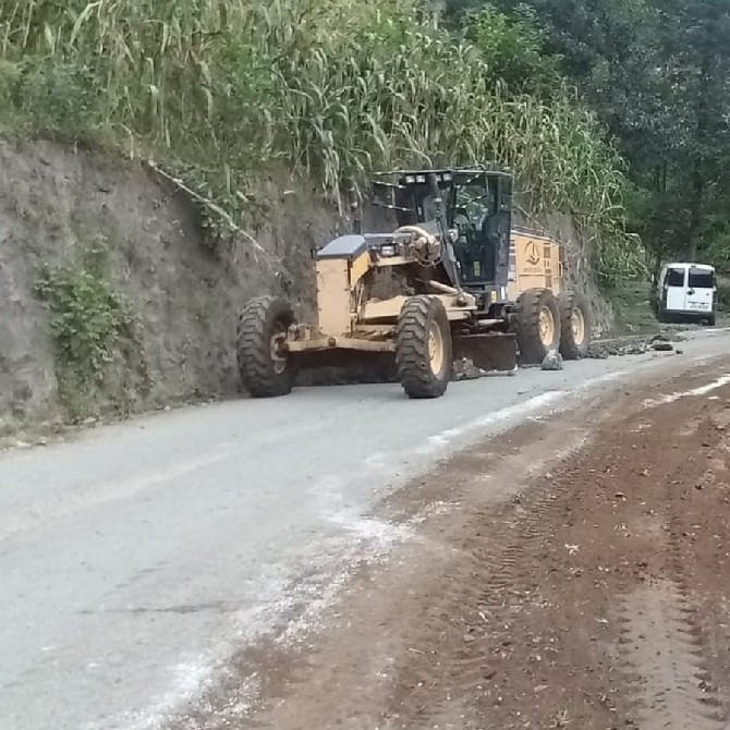 rize-il-ozel-idaresi,-yaptigi-calismalarla-koy-yollarinin-standartlarini-her-gecen-gun-daha-da-gelistiriyor.--(6).jpg