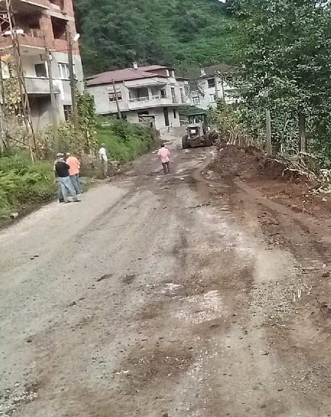 rize-il-ozel-idaresi,-yaptigi-calismalarla-koy-yollarinin-standartlarini-her-gecen-gun-daha-da-gelistiriyor.--(9).jpg