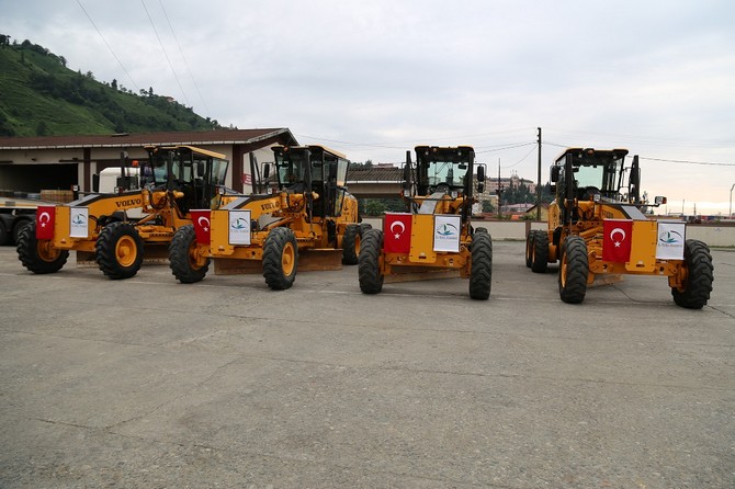 rize-il-ozel-idaresi-14-yeni-is-makinesiyle-arac-filosunu-guclendirdi-(5).jpg