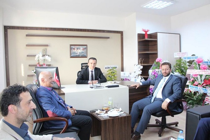 rize-il-ozel-idaresi-genel-sekreterligi-yardimciligina-atanan-umit-huseyin-sari’ya-hayirli-olsun-ziyaretleri-(10).jpg