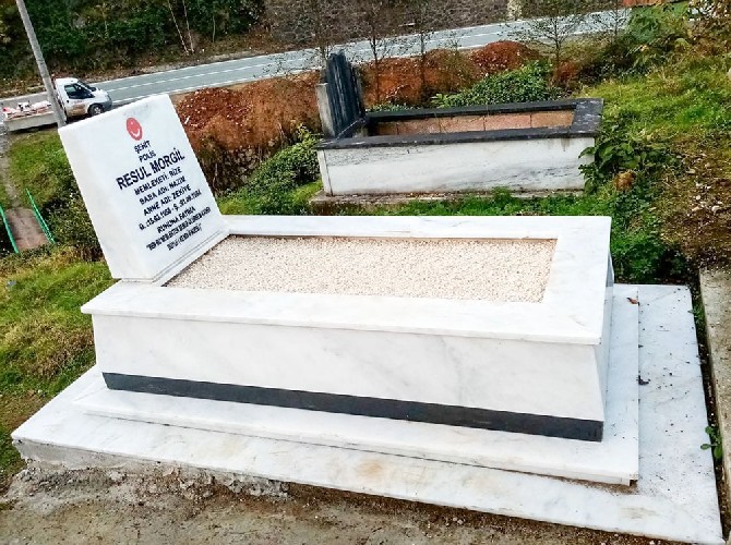 rize-il-ozel-idaresi-sehit-mezarlarini-onariyor--(4).jpg