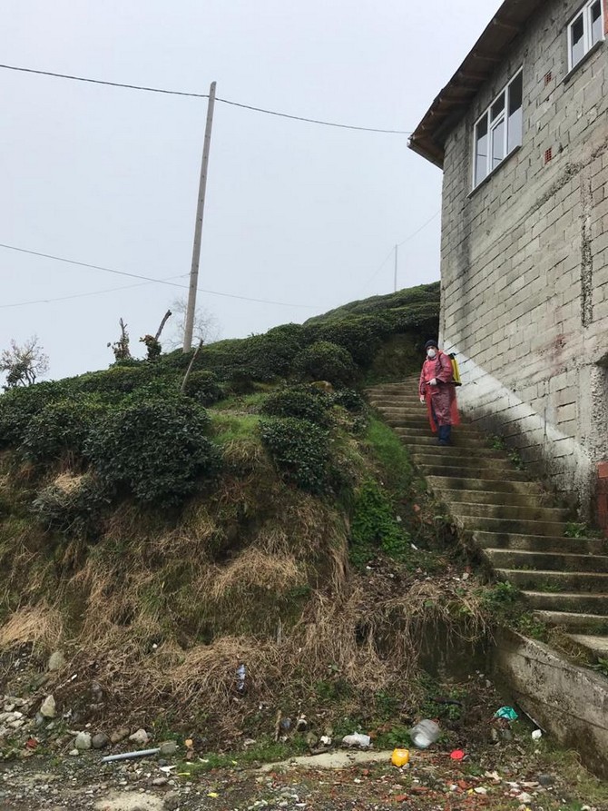 rize-il-ozel-idaresi-tum-koyleri-dezenfekte-ediyor-(6).jpg