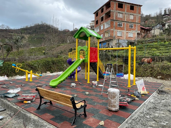 rize-il-ozel-idaresinden-koylere-cocuk-oyun-parki-(1).jpg