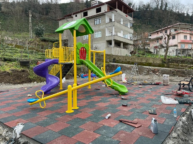 rize-il-ozel-idaresinden-koylere-cocuk-oyun-parki-(2).jpg
