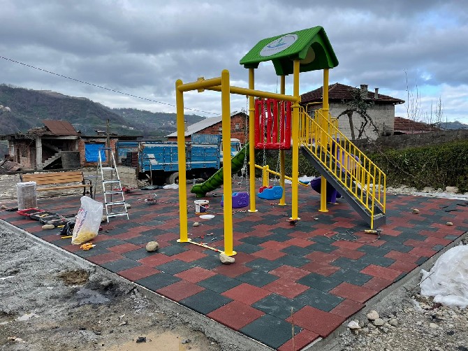 rize-il-ozel-idaresinden-koylere-cocuk-oyun-parki-(3).jpg