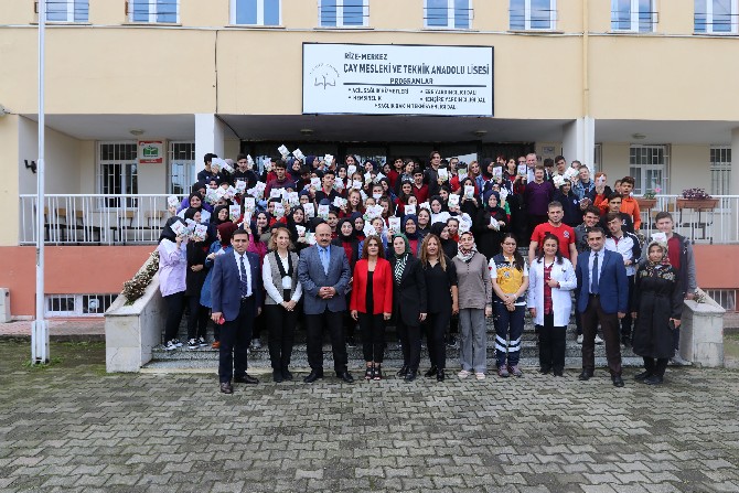 rize-il-saglik-mudurlugu-hamisi-oldugu-cay-mesleki-ve-teknik-anadolu-lisesini-ziyaret-etti-(12).jpg