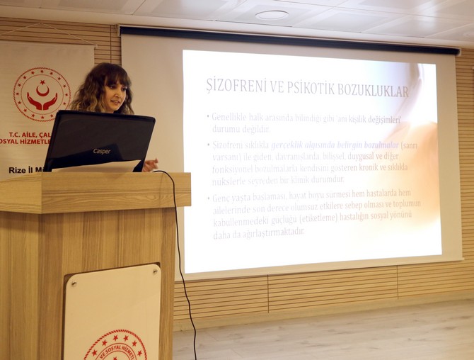 rize-il-saglik-mudurlugu-onculugunde-ilde-cocuk-ve-genclere-yonelik-hizmet-veren-meslek-gruplarina-yonelik-egitim-programlari-ara-vermeden-devam-ediyo-(16).jpg
