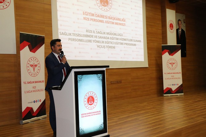 rize-il-saglik-mudurlugu-ve-rize-personel-egitim-merkezi-koordinasyonu-ile-egitimci-saglik-calisanlarina-yonelik-egitici-egitim-programi-basladi-13.jpg