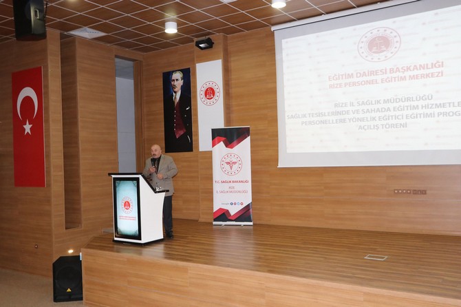rize-il-saglik-mudurlugu-ve-rize-personel-egitim-merkezi-koordinasyonu-ile-egitimci-saglik-calisanlarina-yonelik-egitici-egitim-programi-basladi-7.jpg