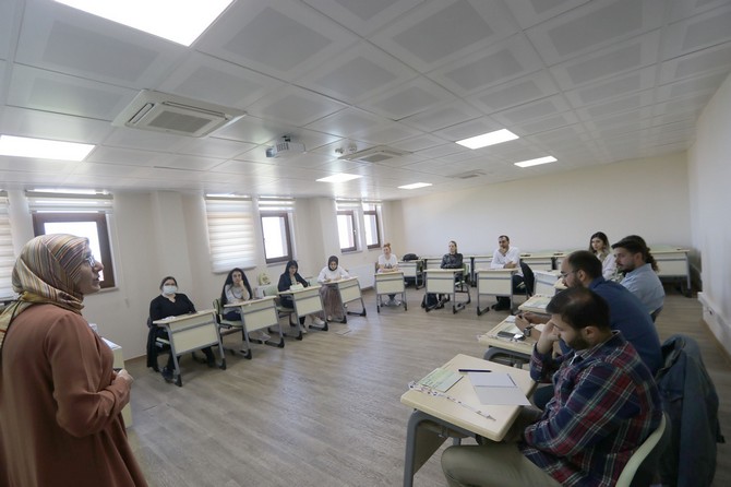 rize-il-saglik-mudurlugu-ve-rize-personel-egitim-merkezi-koordinasyonu-ile-egitimci-saglik-calisanlarina-yonelik-egitici-egitim-programi-basladi-9.jpg