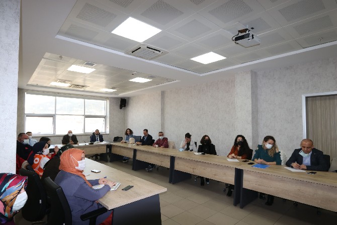 rize-il-saglik-mudurlugunce-toplum-ruh-sagligi-merkezi-trsm-il-koordinasyon-kurulu-toplantisi-duzenlendi-7.jpg