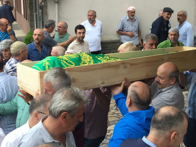 rize-il-saglik-muduru-dr.-mustafa-tepe’nin-dedesi-mehmet-bilginin-cenazesi-(17).jpg
