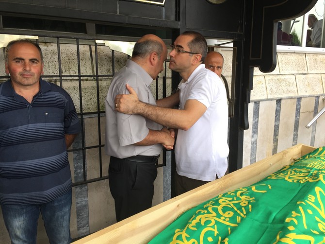 rize-il-saglik-muduru-dr.-mustafa-tepe’nin-dedesi-mehmet-bilginin-cenazesi-(3).jpg