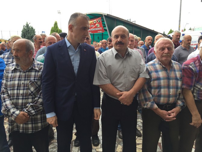 rize-il-saglik-muduru-dr.-mustafa-tepe’nin-dedesi-mehmet-bilginin-cenazesi-(5).jpg