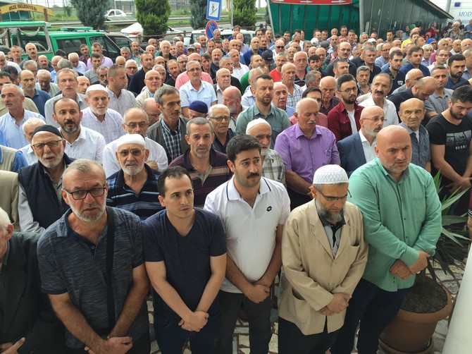 rize-il-saglik-muduru-dr.-mustafa-tepe’nin-dedesi-mehmet-bilginin-cenazesi-(6).jpg
