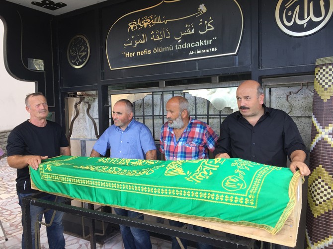 rize-il-saglik-muduru-dr.-mustafa-tepe’nin-vefat-eden-anneannesi-naciye-bilgi,-gundogdu’da-ebediyete-ugurlandi-(1).jpg