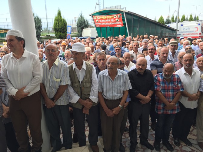 rize-il-saglik-muduru-dr.-mustafa-tepe’nin-vefat-eden-anneannesi-naciye-bilgi,-gundogdu’da-ebediyete-ugurlandi-(5).jpg