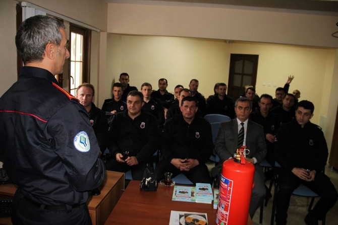 rize-itfaiyesi-kurumlara-yangin-egitimi-veriyor-(11).jpg