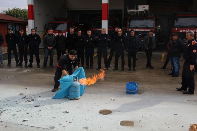 rize-itfaiyesi-kurumlara-yangin-egitimi-veriyor-(6).jpg