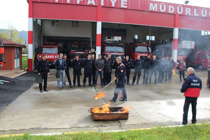 rize-itfaiyesi-kurumlara-yangin-egitimi-veriyor-(7).jpg