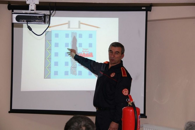 rize-itfaiyesi-kurumlara-yangin-egitimi-veriyor-(8).jpg