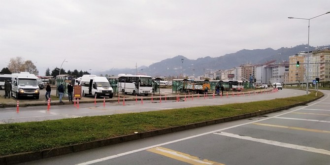 rize-kent-merkezinde-yapilacak-kentsel-donusum-nedeniyle-toplu-tasima-merkezi-sahil-dolgu-alanina-tasindi.-rize-belediyesi,-menderes-bulvari-guzergahi-uzerine-cep-duraklar-yerlestirdi-(13).jpg