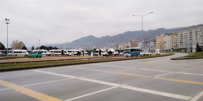 rize-kent-merkezinde-yapilacak-kentsel-donusum-nedeniyle-toplu-tasima-merkezi-sahil-dolgu-alanina-tasindi.-rize-belediyesi,-menderes-bulvari-guzergahi-uzerine-cep-duraklar-yerlestirdi-(18).jpg