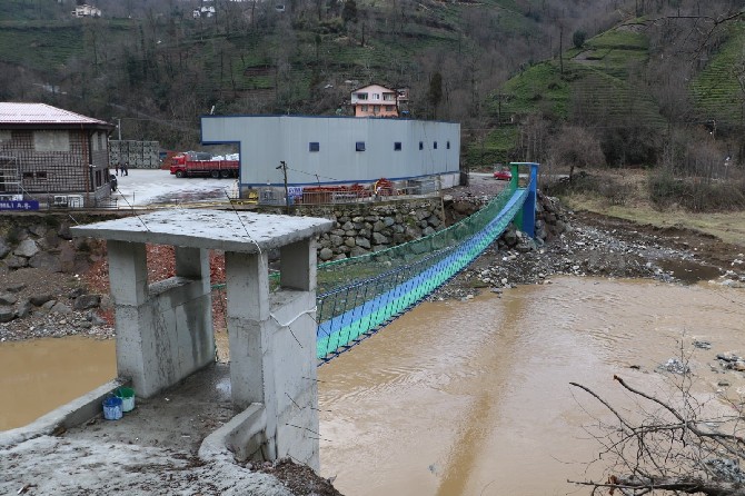 rize-merkeze-bagli-ornekkoy’de-bulunan-ve-2020-yilindaki-afette-yikilan-asma-kopru,-rize-il-ozel-idaresi-tarafindan-250-bin-tl’ye-yenilendi-(4).jpg