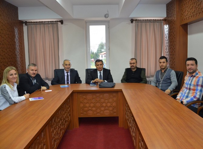 rize-milli-egitim-muduru-yasar-kocak-gorevine-basladi-(3).jpg