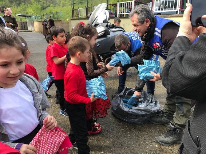 rize-motosiklet-dernegi-23-nisan-ulusal-egemenlik-ve-cocuk-bayrami-dolayisiyla-kalkandere-cayirli-ilk-ve-ortaokuluna-ziyaret-gerceklestirdi-(9).jpg