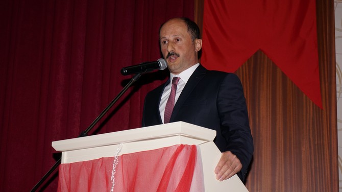 rize-muftu-yusuf-karali-de-mezuniyet-sevinci-(4).jpg
