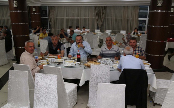rize-muhtarlar-dernegi-iftar-programi-(2).jpg