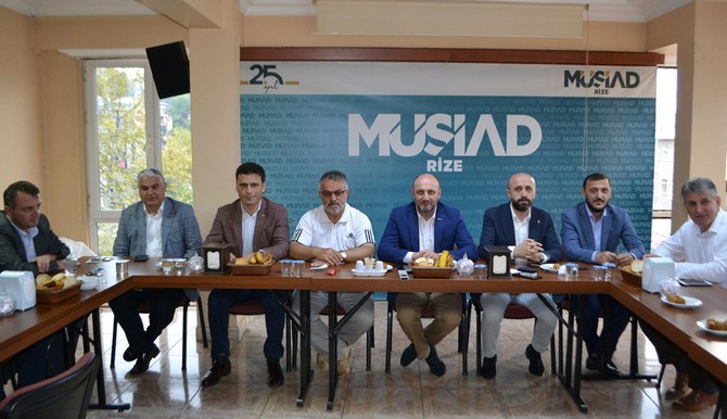rize-musiad-uyeleri-bayram-gelenegini-surdurdu-(2).jpg