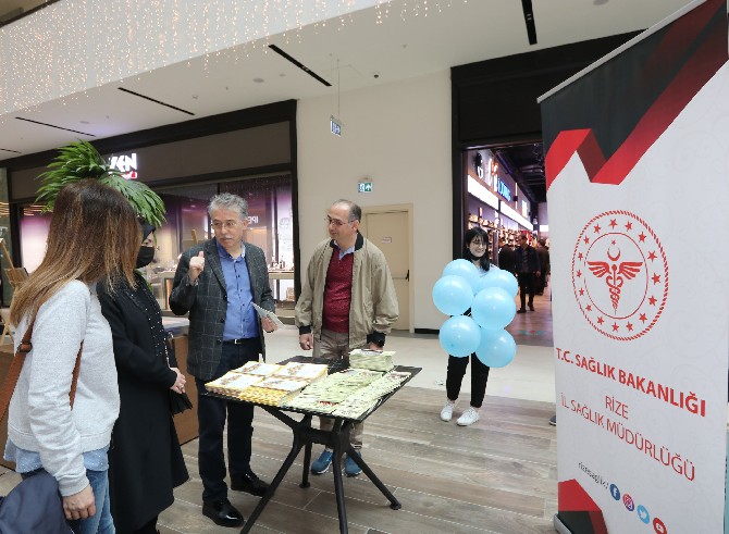 rize-otizmle-mucadele-ve-egitim-dernegi-romed-tarafindan-organize-edilen-programa-rize-il-saglik-mudurlugu-katilim-gostererek-farkindalik-etkinliklerinde-bulundu-2.jpg