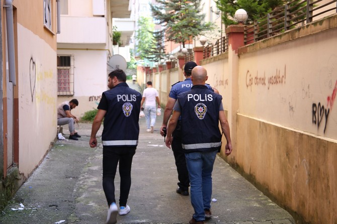 rize-polisinden-okul-cevresinde-ve-servislerinde-denetim-4.jpg