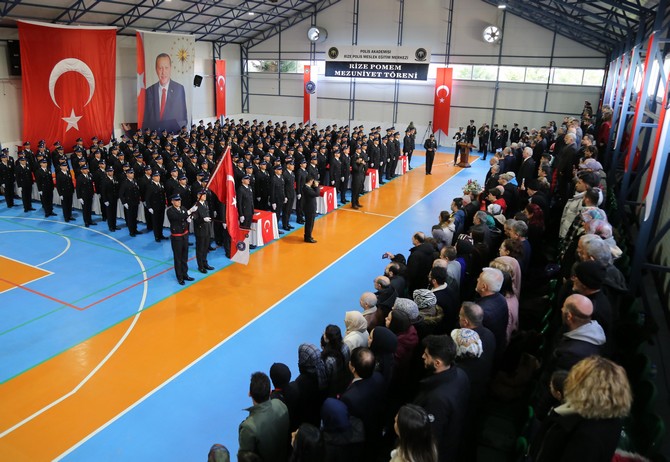 rize-pomemde-mezuniyet-toreni-duzenlendi-3.jpg