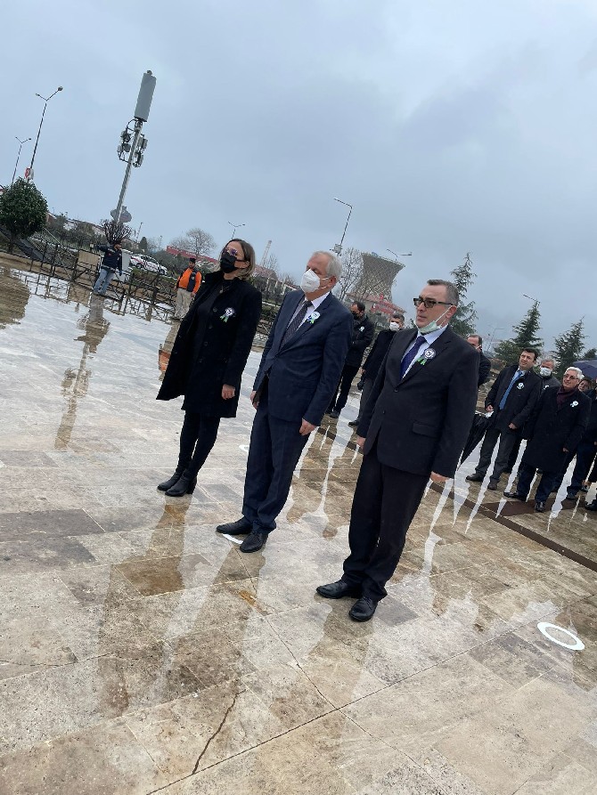 rize-serbest-muhasebeci-mali-musavirler-odasi-tarafindan-1-7-mart-muhasebeciler-haftasi-nedeniyle-ataturk-anitina-celenk-sunuldu-3.jpg