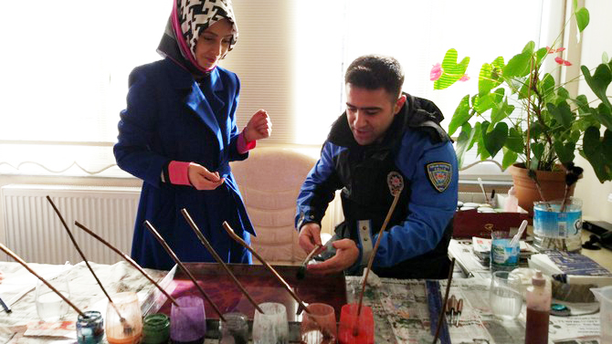rize-tdp’den-polis-cocuklarina-ebru-kursu-(11)-001.jpg