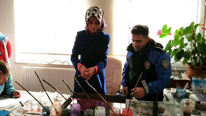rize-tdp’den-polis-cocuklarina-ebru-kursu-(21).jpg