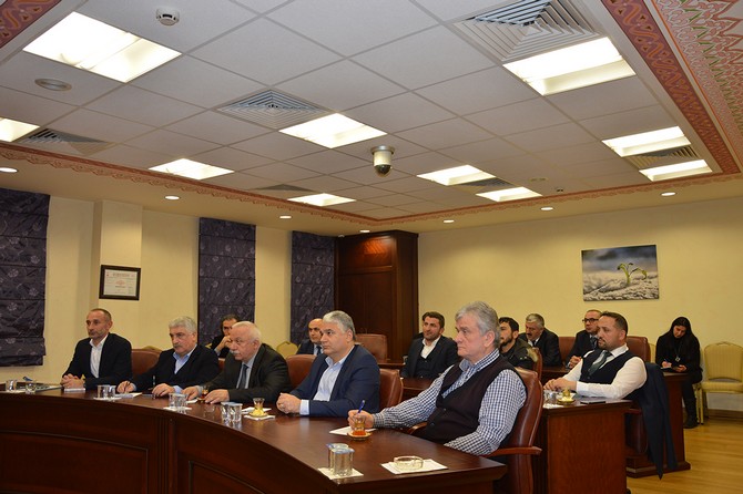 rize-ticaret-borsasi’nin-(rtb)-genisletilmis-yonetim-kurulu-toplantisi’na-ak-parti-rize-merkez-ilce-baskani-fatih-mehmet-kose-ve-ak-parti-belediye-baskan-adayi-rahmi-metin-katildi-(2).jpg