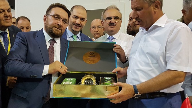 rize-ticaret-borsasi,-bu-yil-8.’si-duzenlenen-yorex-fuari’nda-rize’nin-tanitimini-gerceklestiriyor-(2).jpg