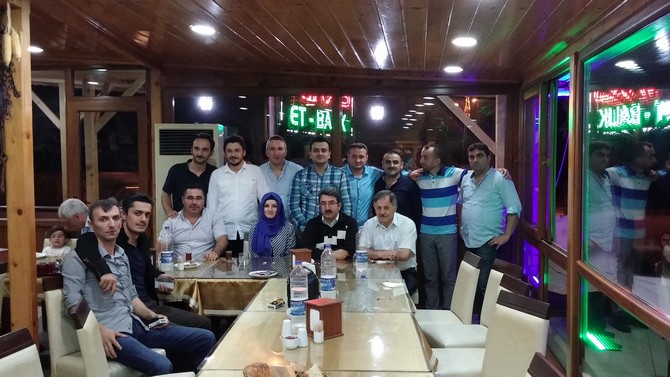 rize-ticaret-meslek-lisesi-eski-mezunlari-iftarda-bulustu-(4).jpg