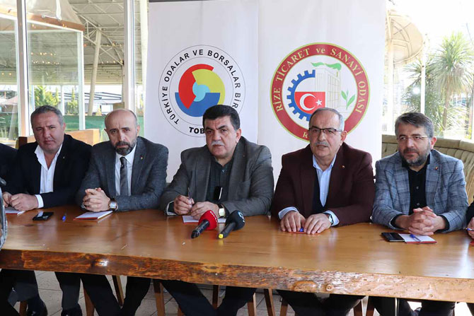 rize-ticaret-ve-sanayi-odasi-rtso-yonetim-kurulu-baskani-saban-aziz-karamehmetoglu-ve-yonetim-kurulu-uyeleri-basin-toplantisi.jpg