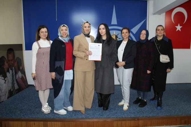 rize-tobb-kadin-girisimciler-icra-kurulu-baskani-yasemin-suyabatmaz-ak-parti-rizeden-milletvekili-aday-adayligi-basvurusunu-gerceklestirdi-1.jpg