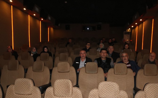 rize-toplum-ruh-sagligi-merkezi-hastalarina-sinema-etkinligi-(1).jpg