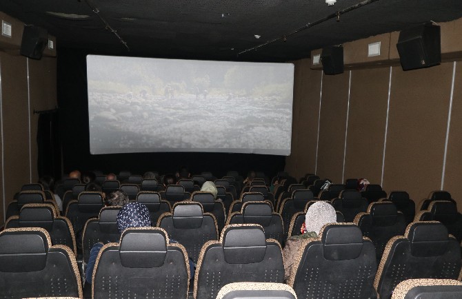 rize-toplum-ruh-sagligi-merkezi-hastalarina-sinema-etkinligi-(5).jpg