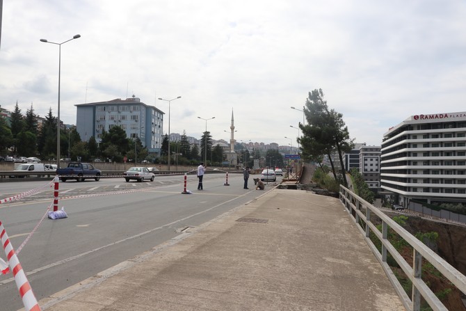rize-trabzon-karayolunda-kaldirim-coktu-(1)-001.jpg